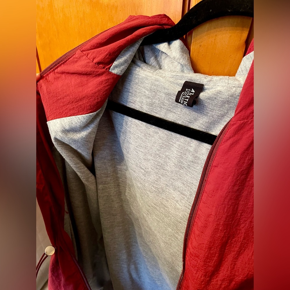 Athletic connection by 26 international women’s jacket, size XL. - Picture 3 of 4